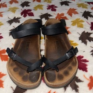 Birkenstocks 39
